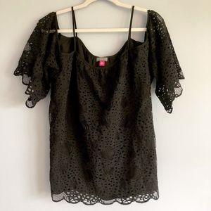 NEW Vince Camuto Black Cold Shoulder Lace Top-MED